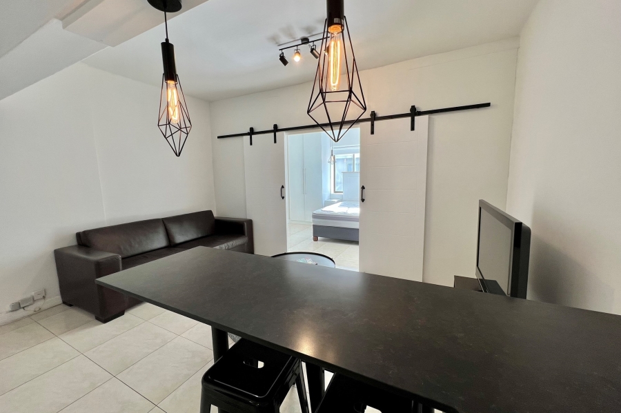 1 Bedroom Property for Sale in Sea Point Western Cape